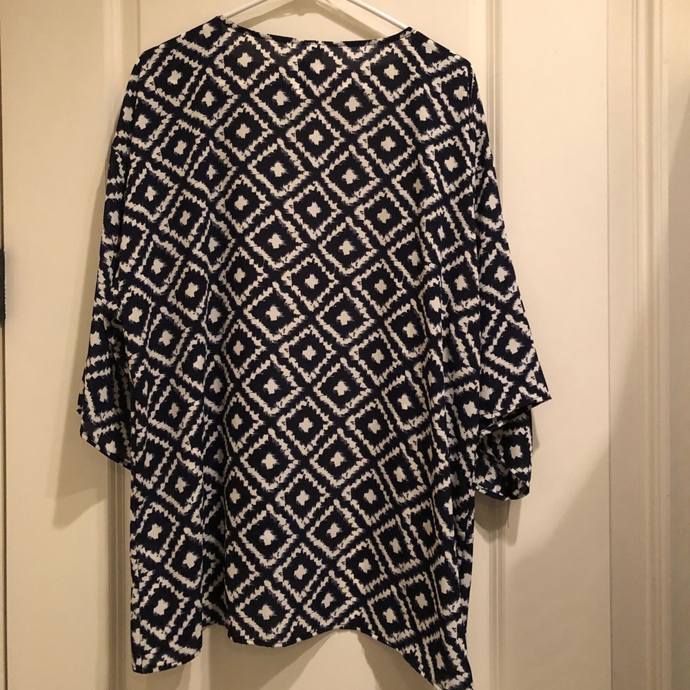 Patterned cardigan! - Picture 2 of 3